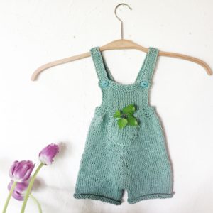 Baby seleshorts strikkeoppskrift
