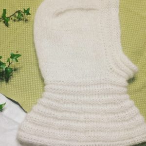Henniehette balaclava strikkeoppskrift