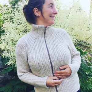 Perleribjakken med glidelås